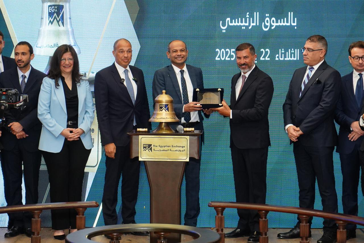 رئيس البورصة المصرية يشارك قيادات شركة “بنيان” فعالية “قرع الجرس” بمناسبة بدء التداول