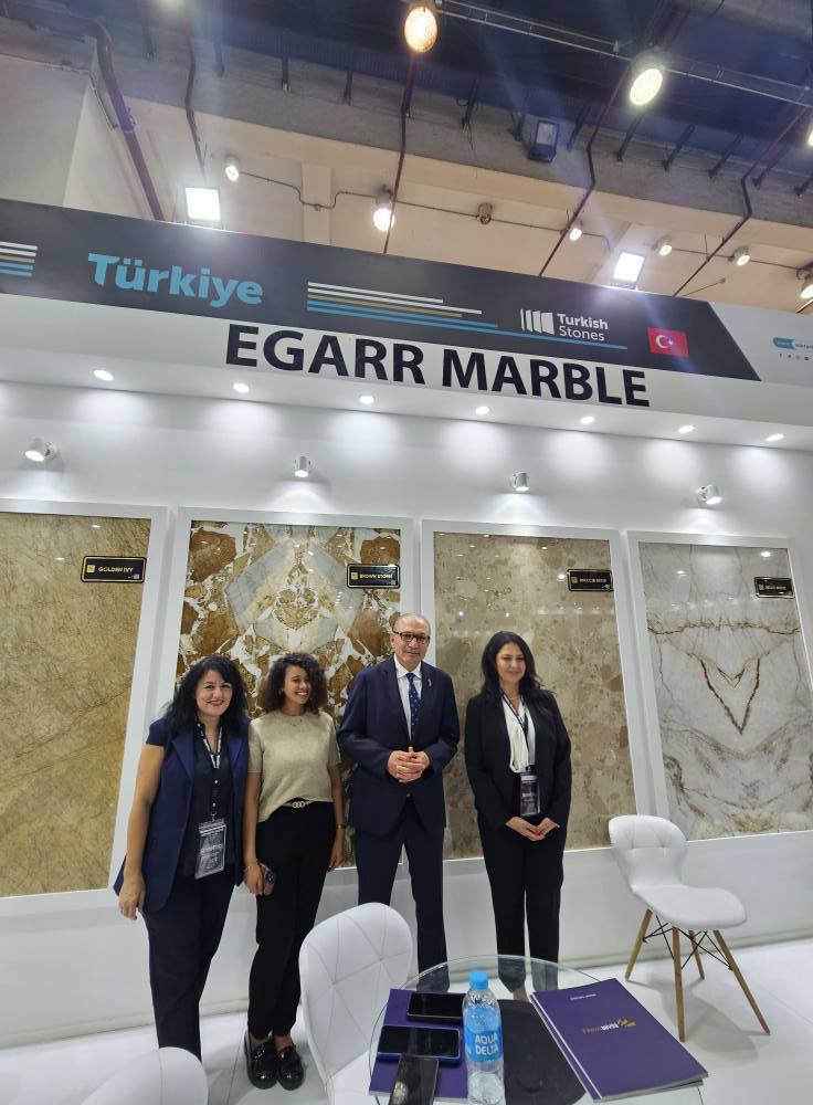 سفير تركيا بالقاهرة يزور معرض “ستون أفريكا” ويؤكد على فرص التعاون في قطاع الرخام