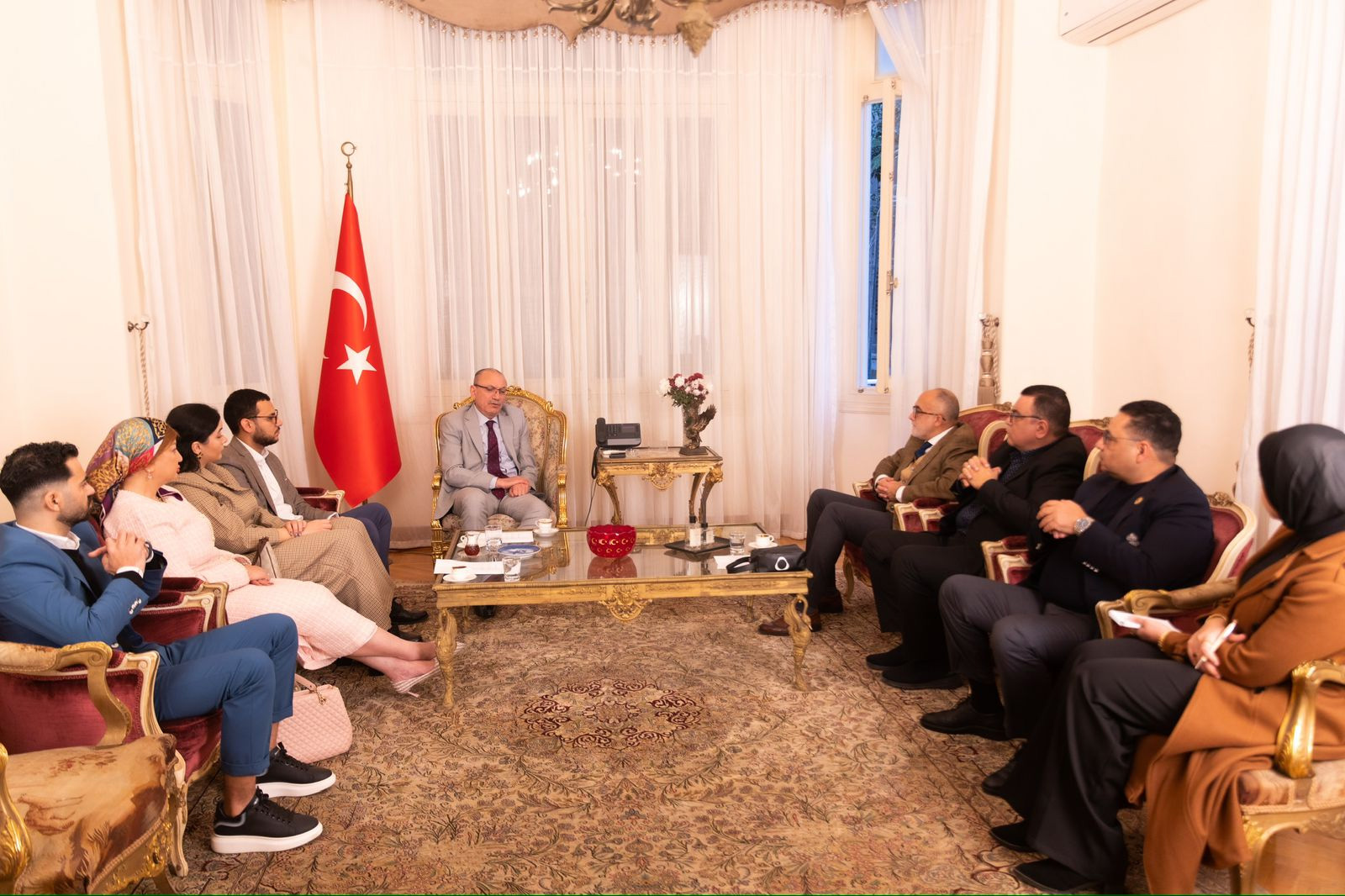 السفير التركي في القاهرة يبحث سبل تعزيز التعاون السياحي مع الجانب المصري