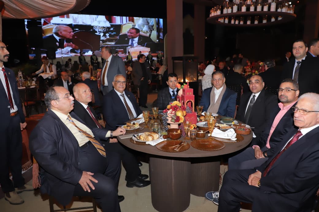 حفل سحور مجموعة بيت الخبرة الاقتصادية بحضور كبار المسؤولين والوزراء